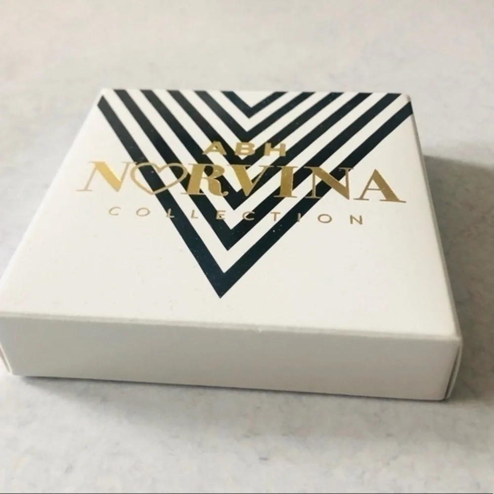 Anastasia Norvina MiniPro Pigment Palette Volume 1 Vibrant Eyeshadow Palette